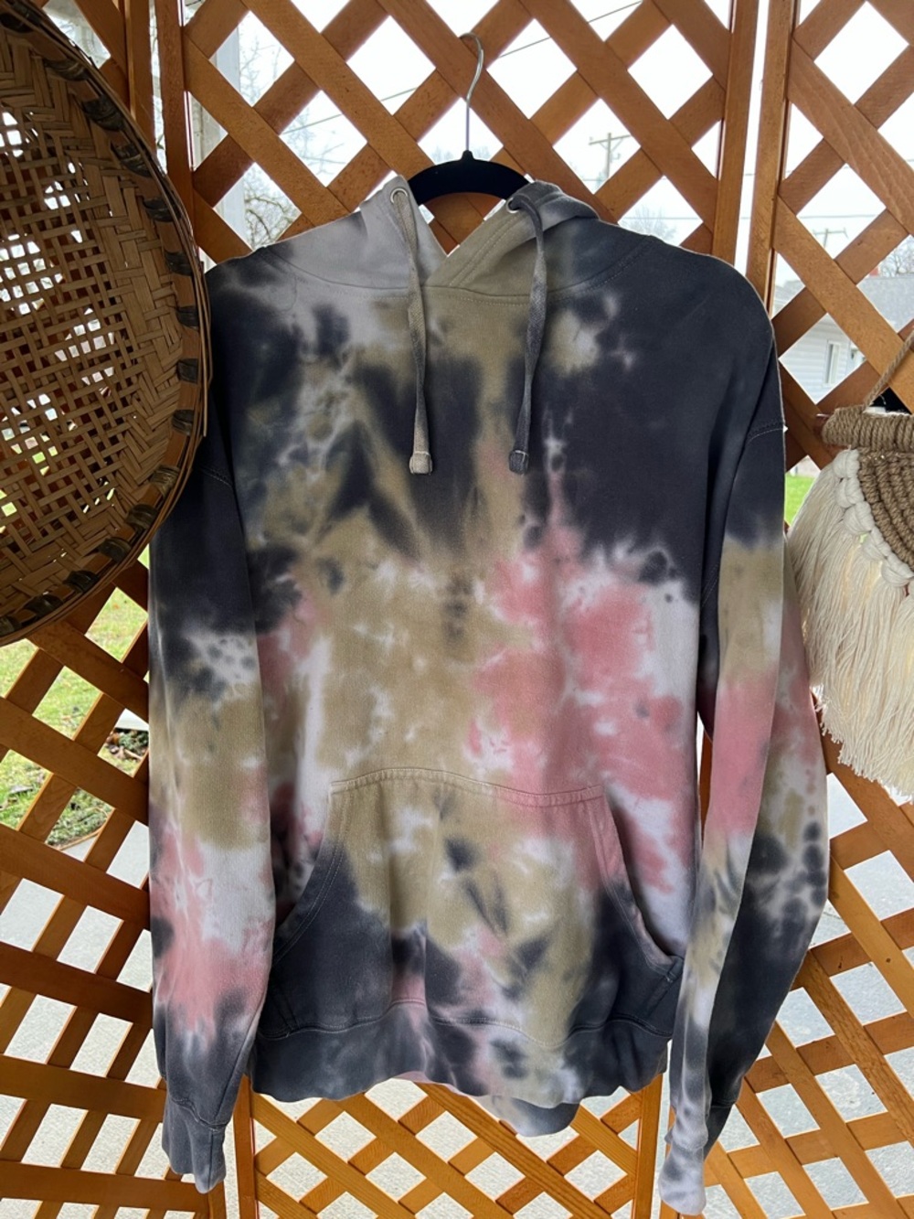 Tie-Dye Hooded Pullover Sweatshirt in Black, Pink & Tan